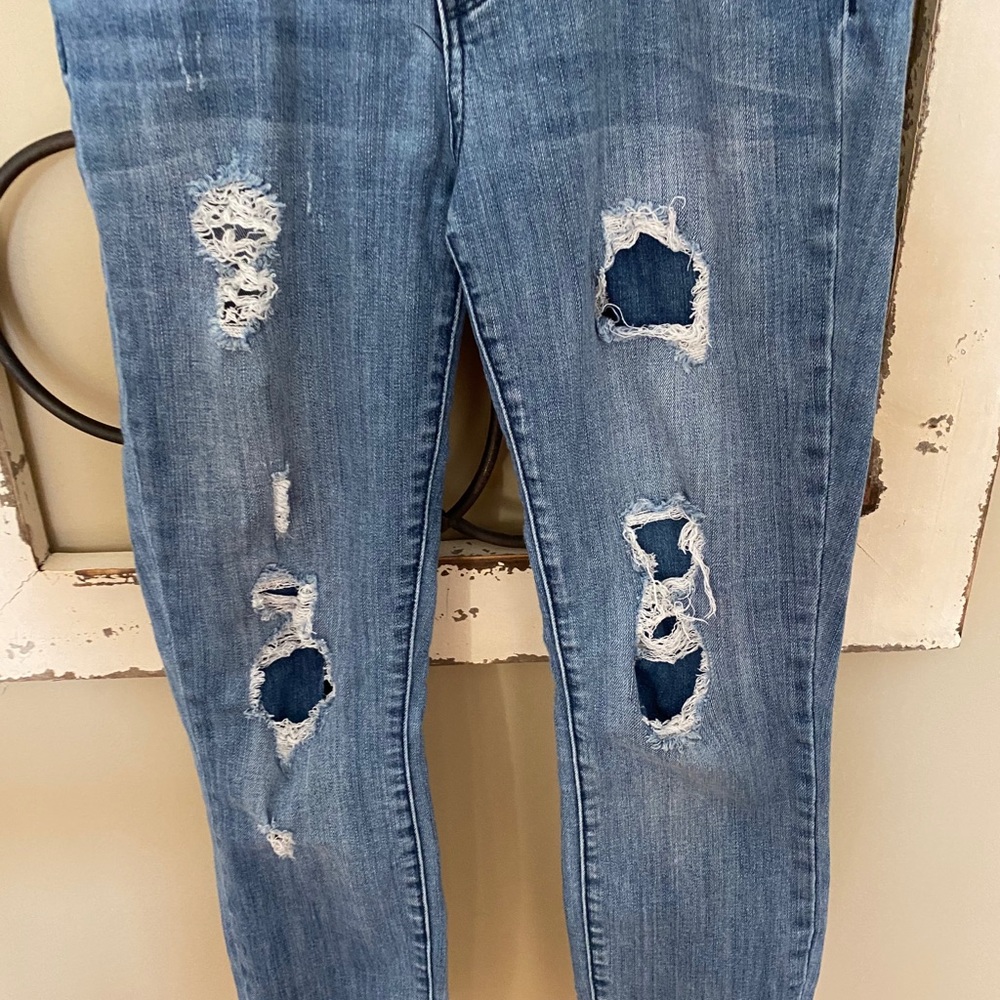 Vintage Rip and Repair Bullhead Jeans - Picture 3 of 8